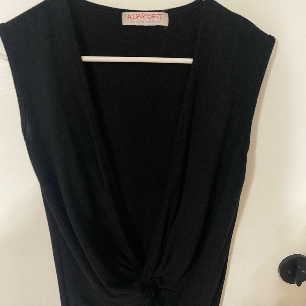 AIRPORT top. Size L. Black. Open front with a crossover knot on the bottom